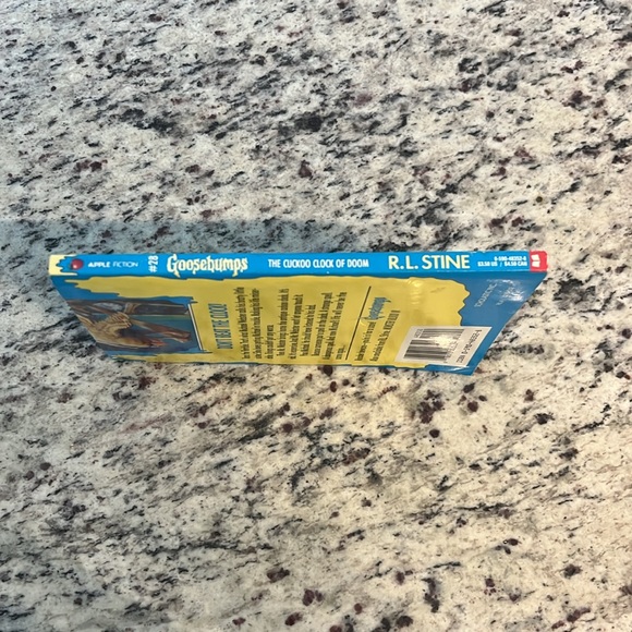 R.L. Stine Goosebumps The Cuckoo Clock Of Doom #28 1995 5th print - Picture 4 of 4